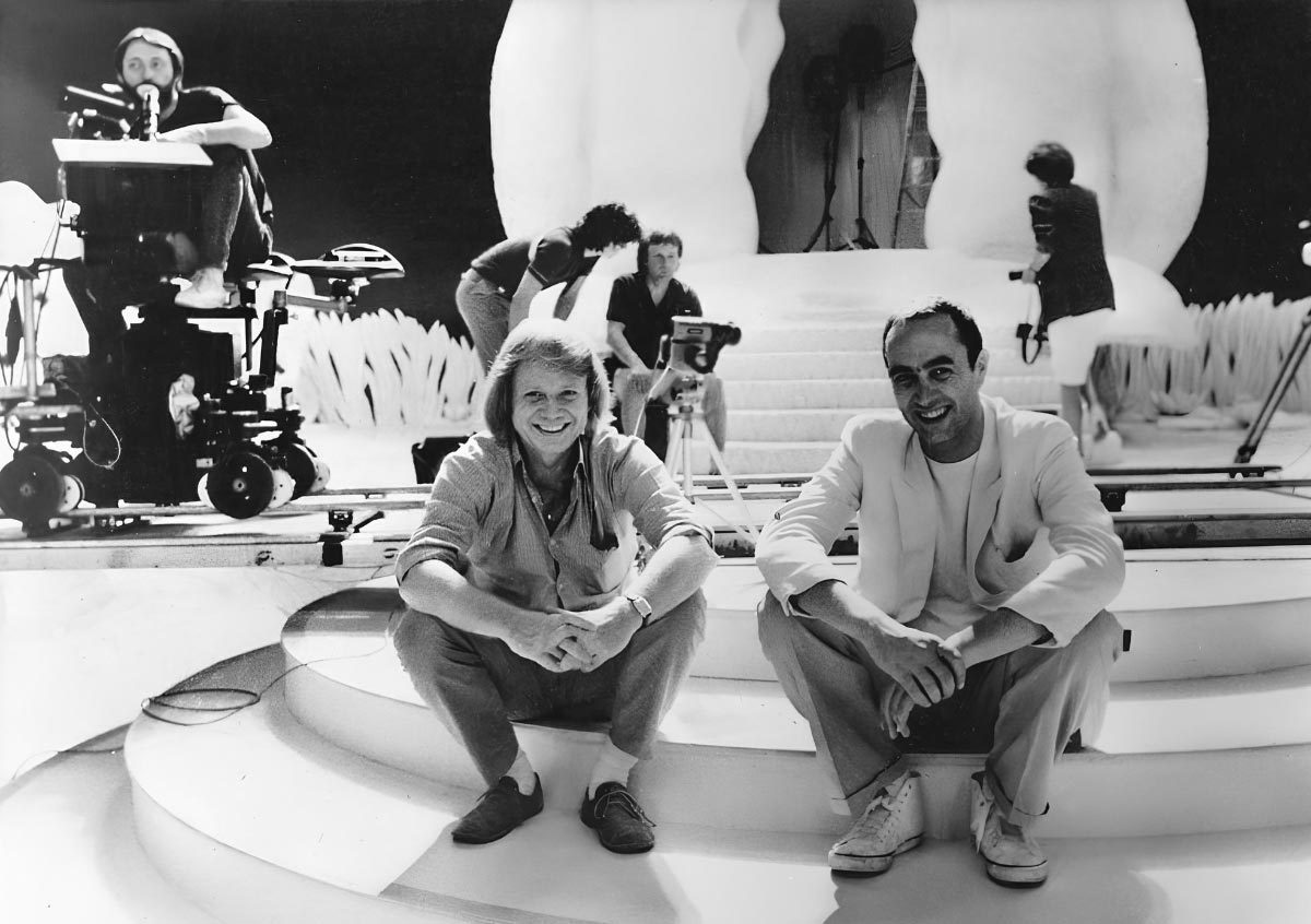 С продюсером Берндом Айхингером в декорации Башни из слоновой кости. Студийный комплекс «Бавария-Фильм», июль 1983 года